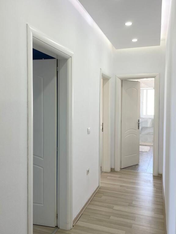 In Centro, Appartamento 2+1 con Arredamento Moderno in Affitto!