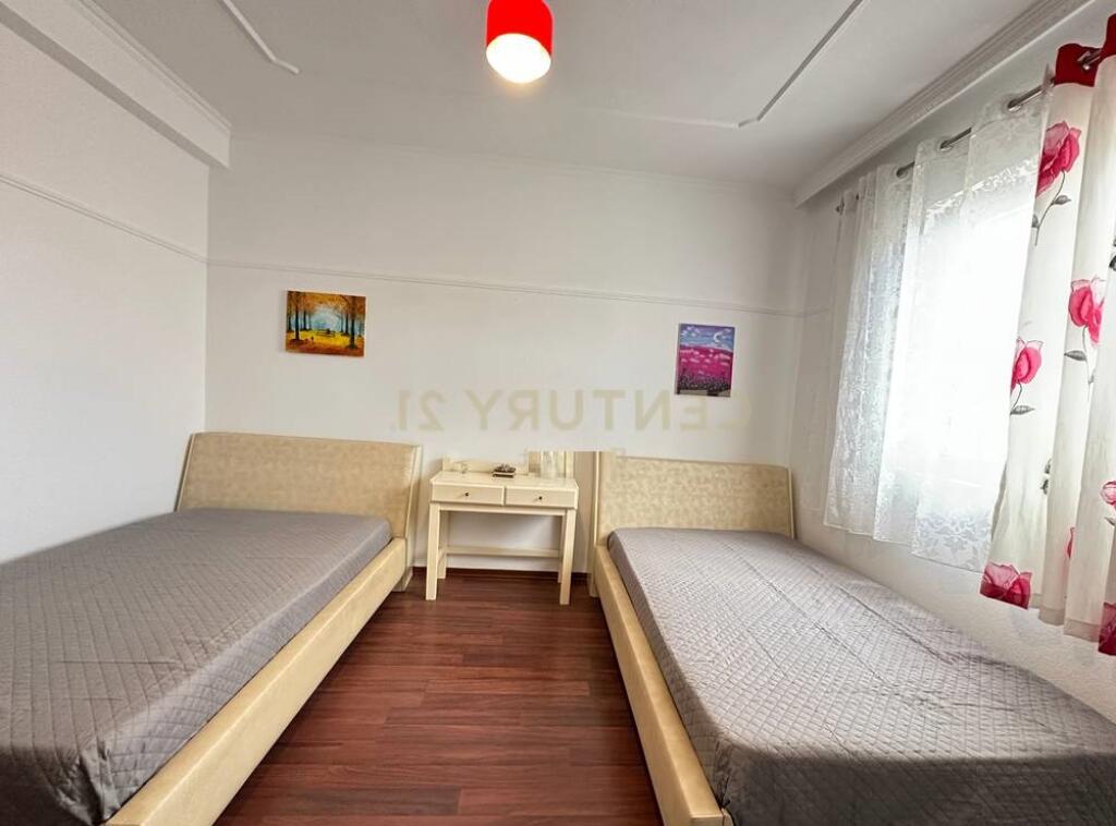 Apartament me qira 2+1, tek 5 Maji