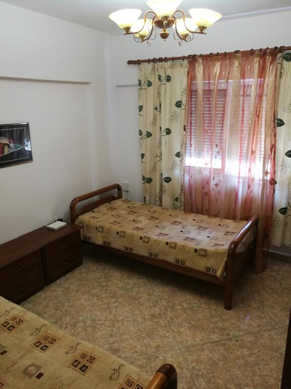 Apartament me qira 2+1 tek lulishtja komuna parisit