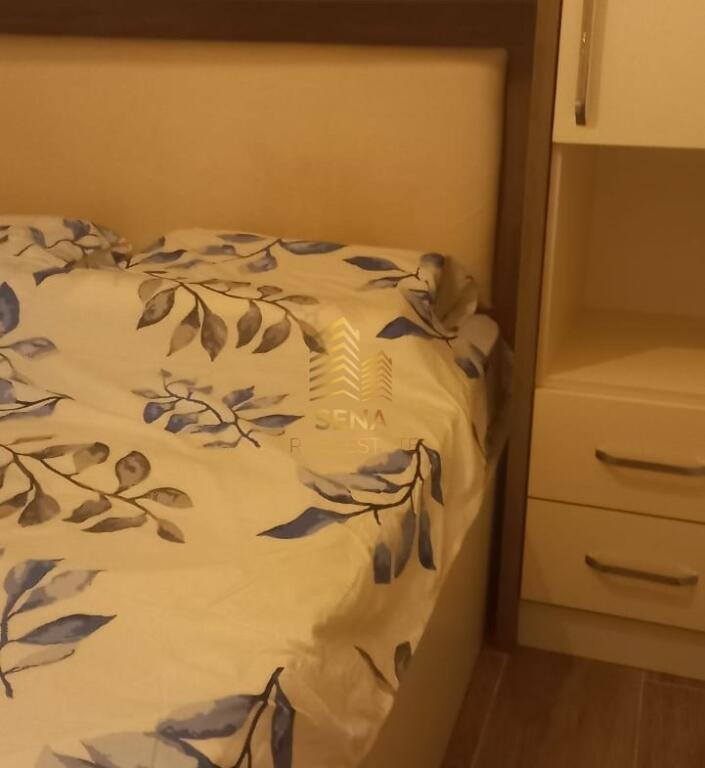 Affitto, Appartamento 1+1+blk, Kinostudio, 300 Euro/mese