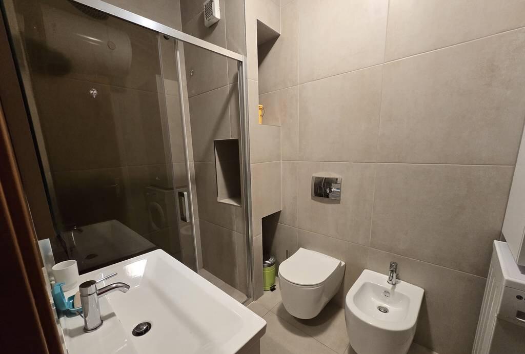 Apartament 1+1 me Qira në Qendër të Tiranës | 750€/muaj
