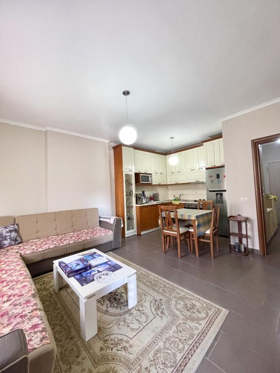 Apartament 1+1 Me Qera Ne Astir