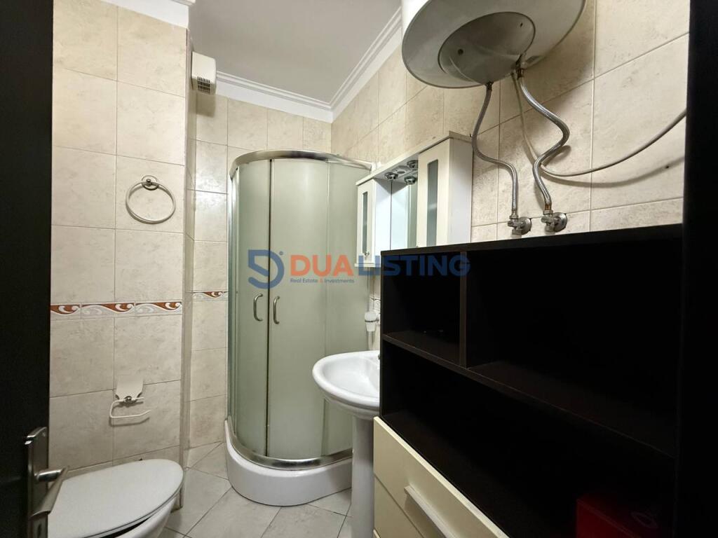 Apartament 2+1+2 per qira ne zonen e Bllokut perballe Juridikut
