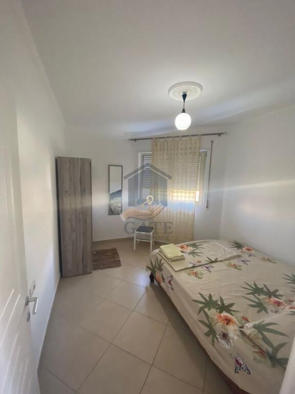 Jepet me Qira Apartament 1+1 Te Pelikani Plazh