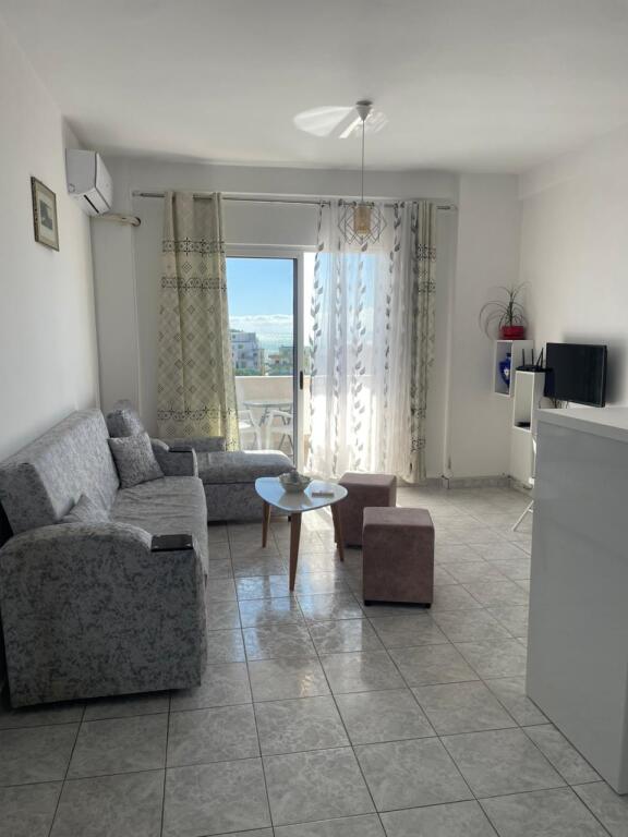 APARTAMENT ME QERA 1+1  Iliria 300 euro