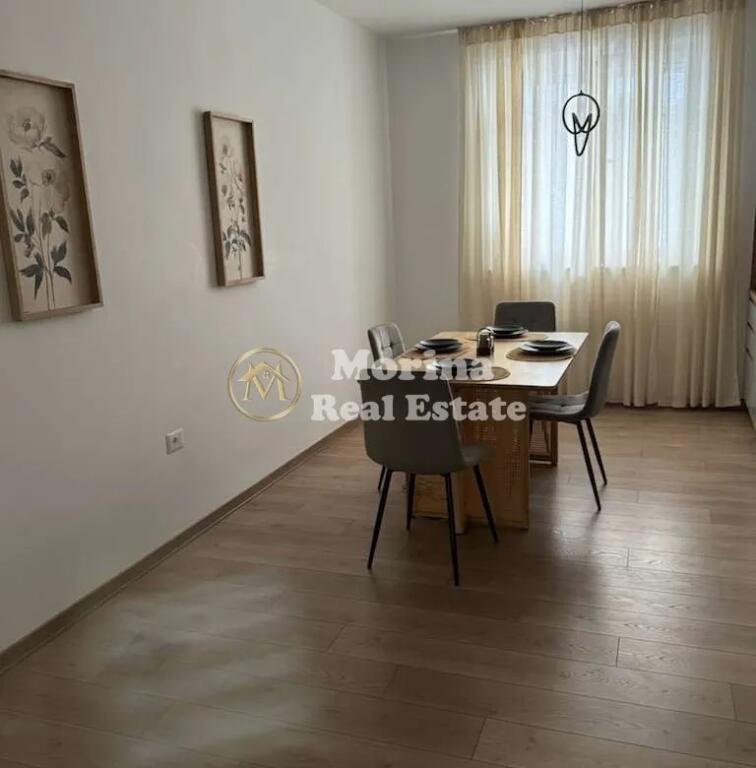 Qera,Apartament 2+1,Kafe Flora, Rr e Durresit, 950euro/muaj