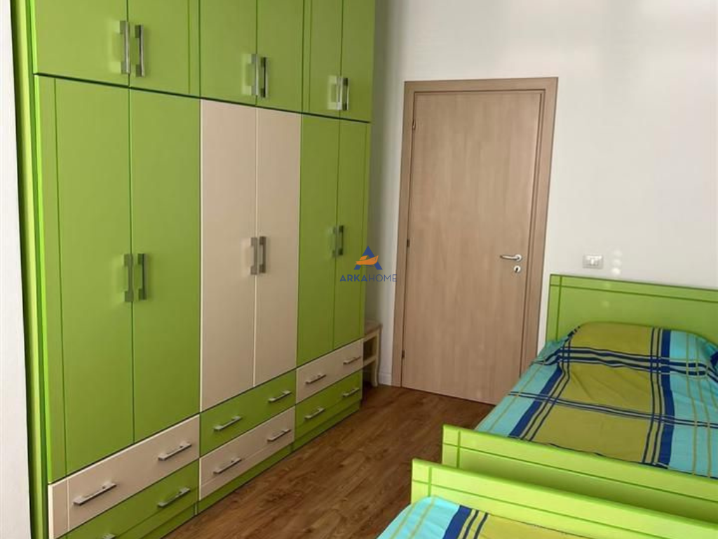 JEPET ME QERA 2+1+BALLKON "TEK EKONOMIKU, RRUGA GRAMOZ PASHKO" 800 EURO