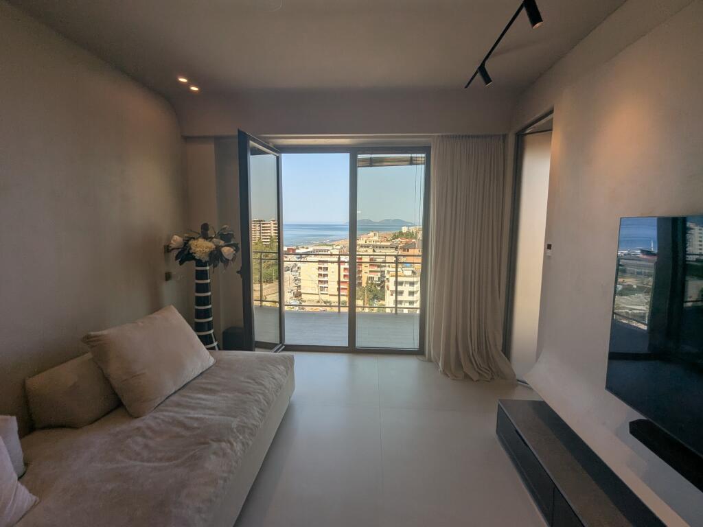 APPARTAMENTO 1+1 IN AFFITTO A VALONA LUNGOMARE