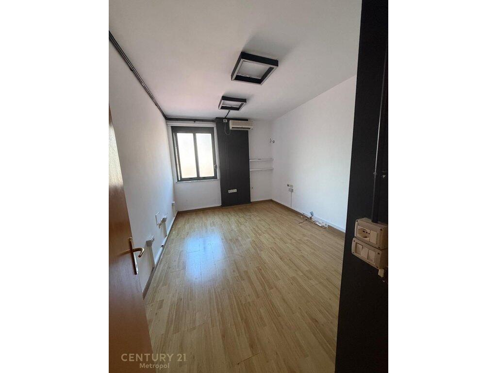 OFFICE SPACE FOR RENT, MYSLYM SHYRI!