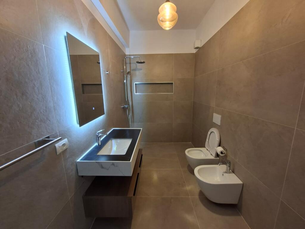 Jepet apartament 1+1 i sapo mobiluar ne Xhamllik shkolla Niket Dardani