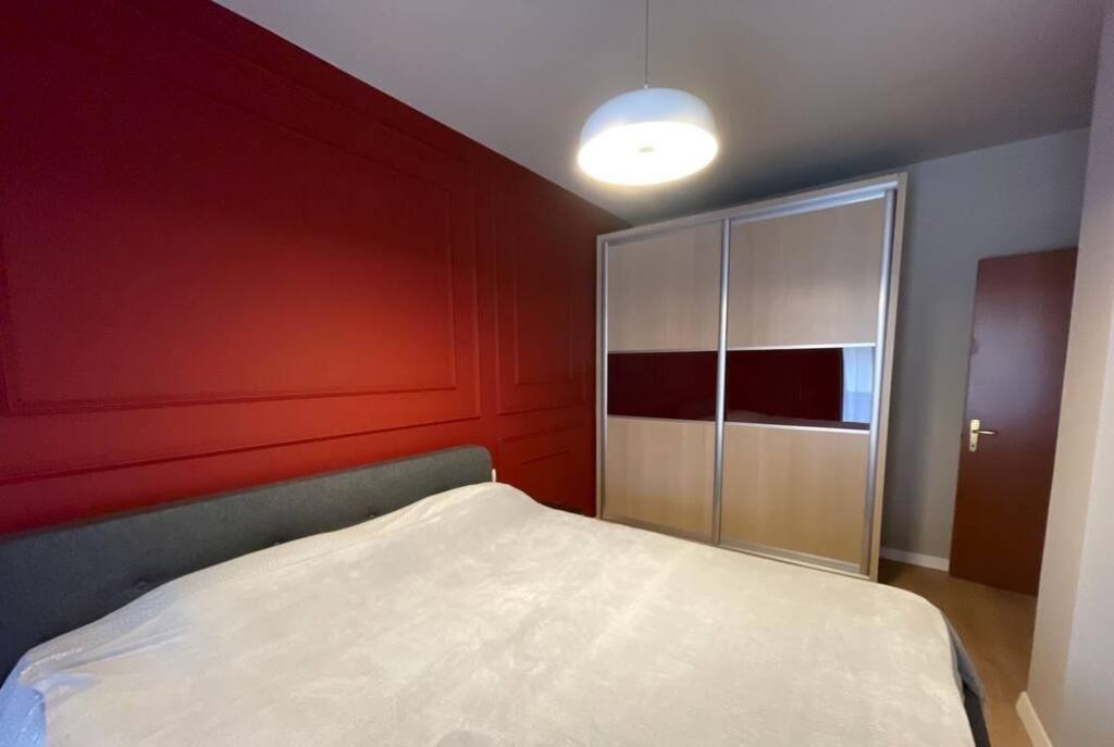 Apartament 1+1 me Qira në Qendër të Tiranës | 750€/muaj