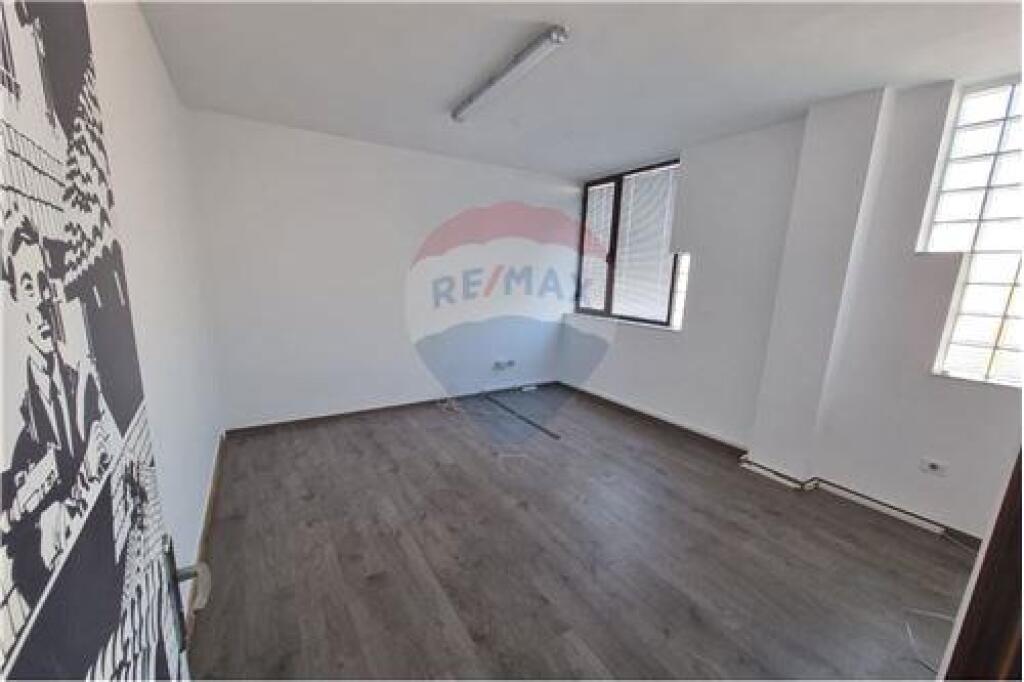 OFFICE FOR RENT IN BLLOK