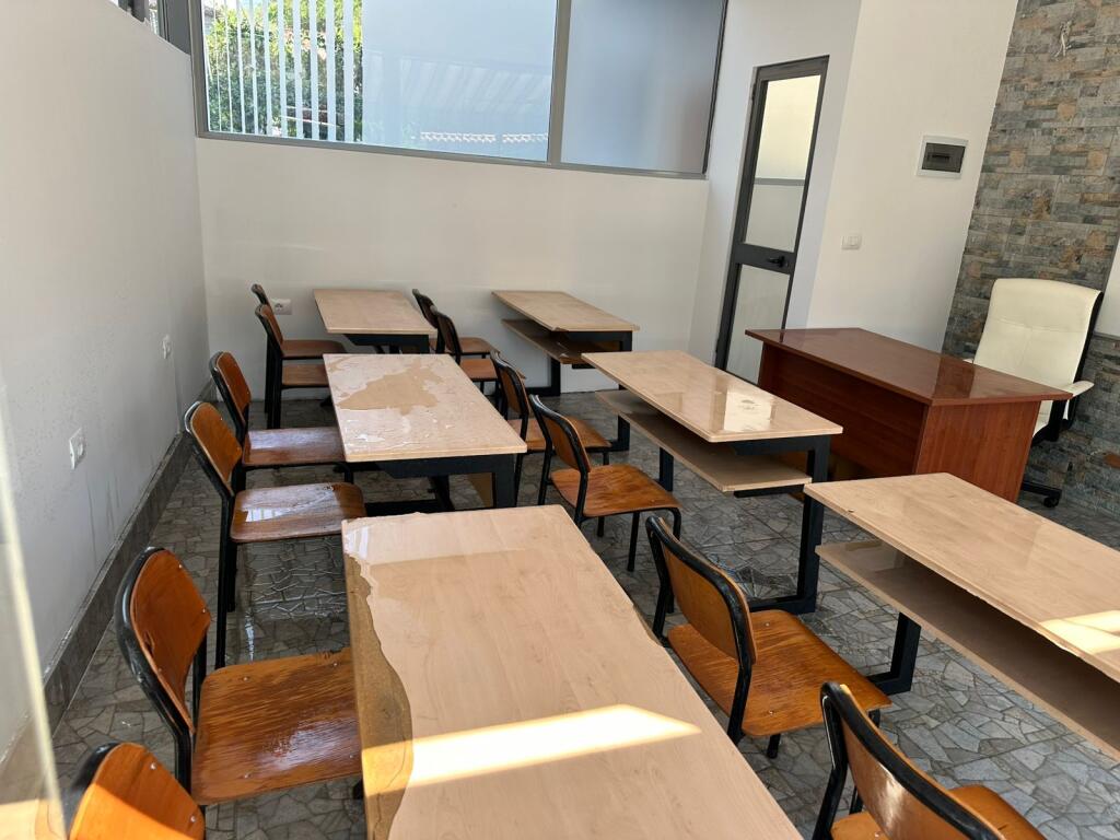 Locale in affitto per corsi di lingue o altre attività commerciali