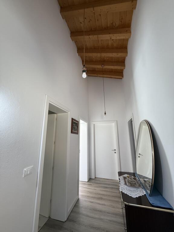 Villa privata in vendita a Linz tra il parco di Dajti