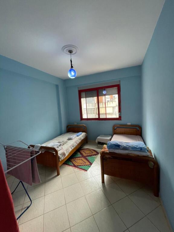 🏡 Appartamento 2+1 in Affitto ai Palazzi Gialli, Tirana