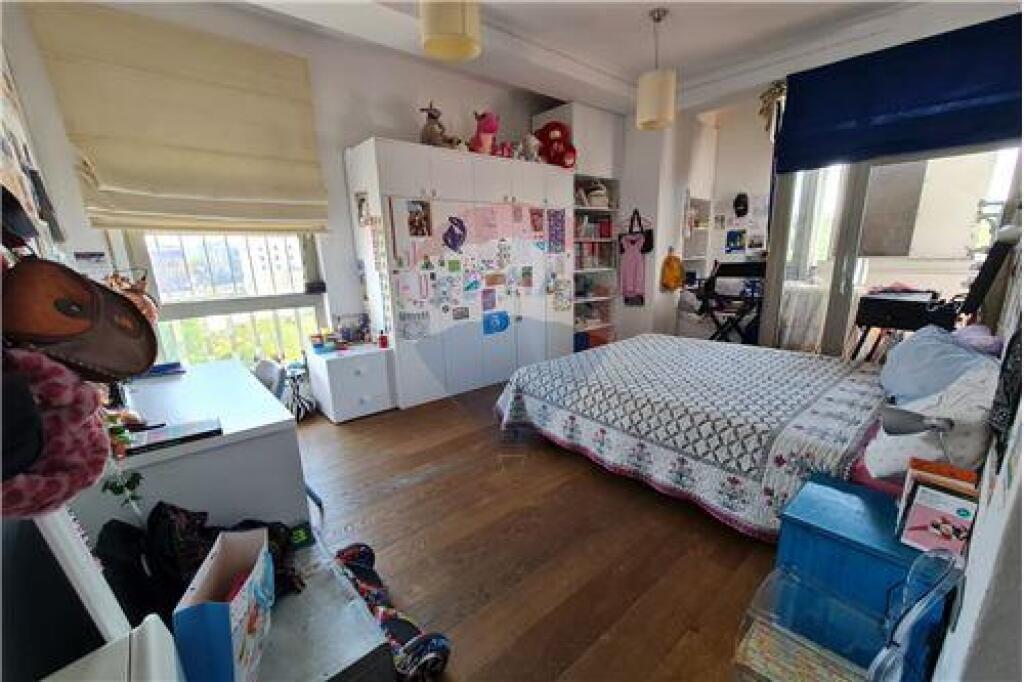 Apartament 4+1 per qira ne Bllok, tek Garda!