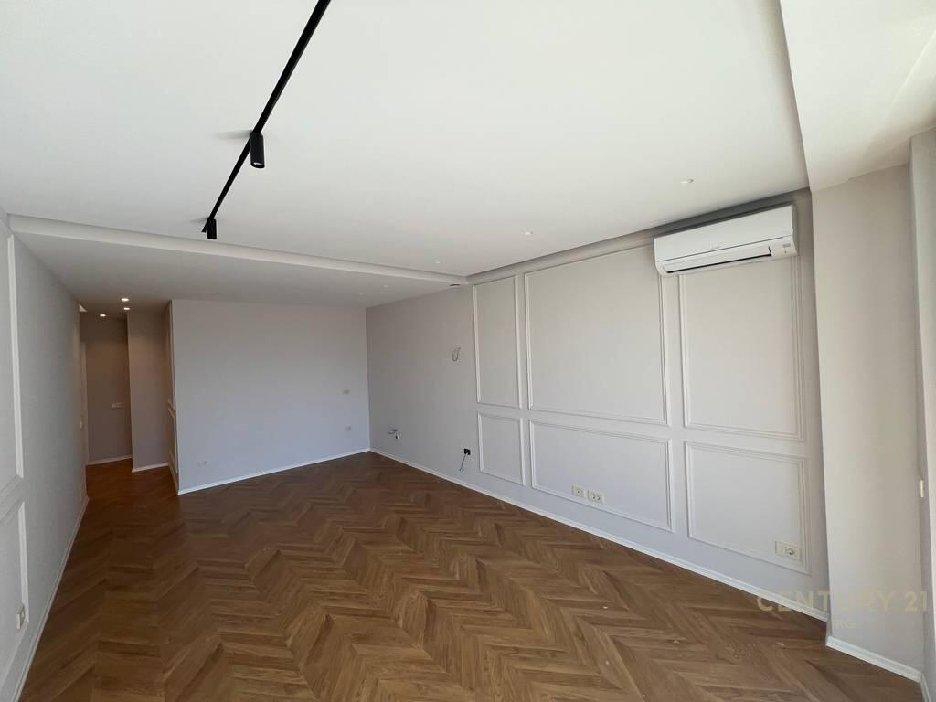 Premises for rent for offices at Mine Peza St. 1,500 € /Month
