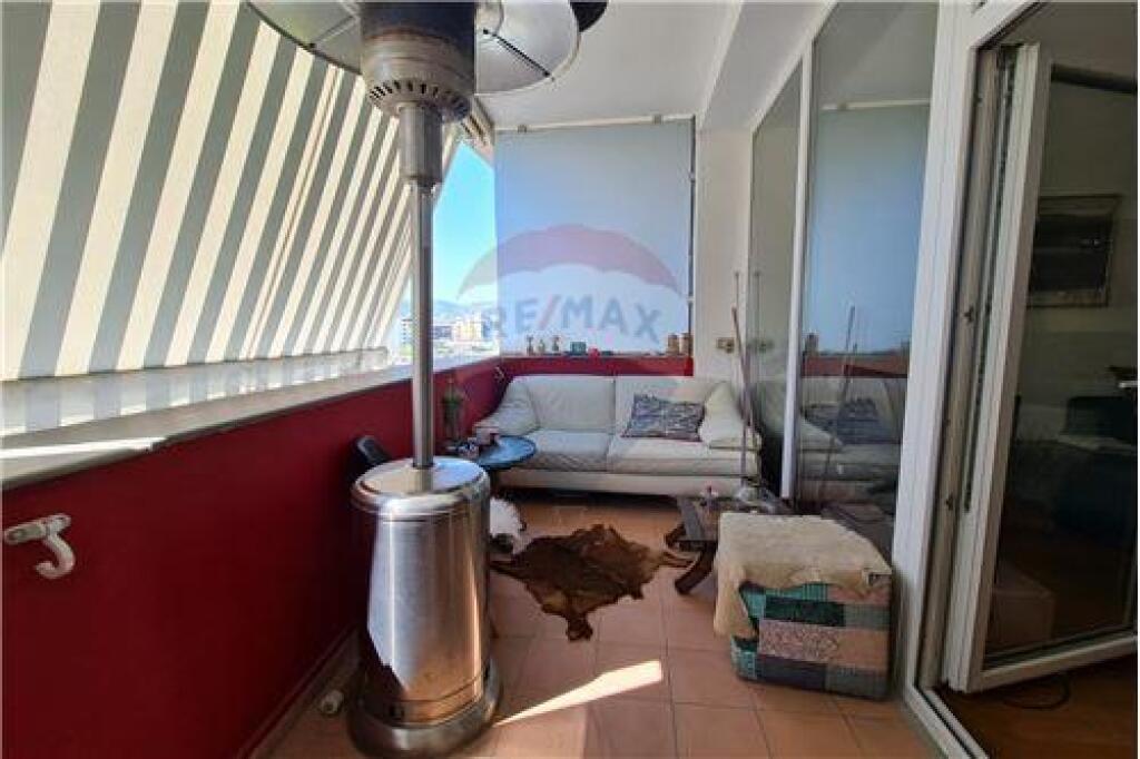 Apartament 4+1 per qira ne Bllok, tek Garda!