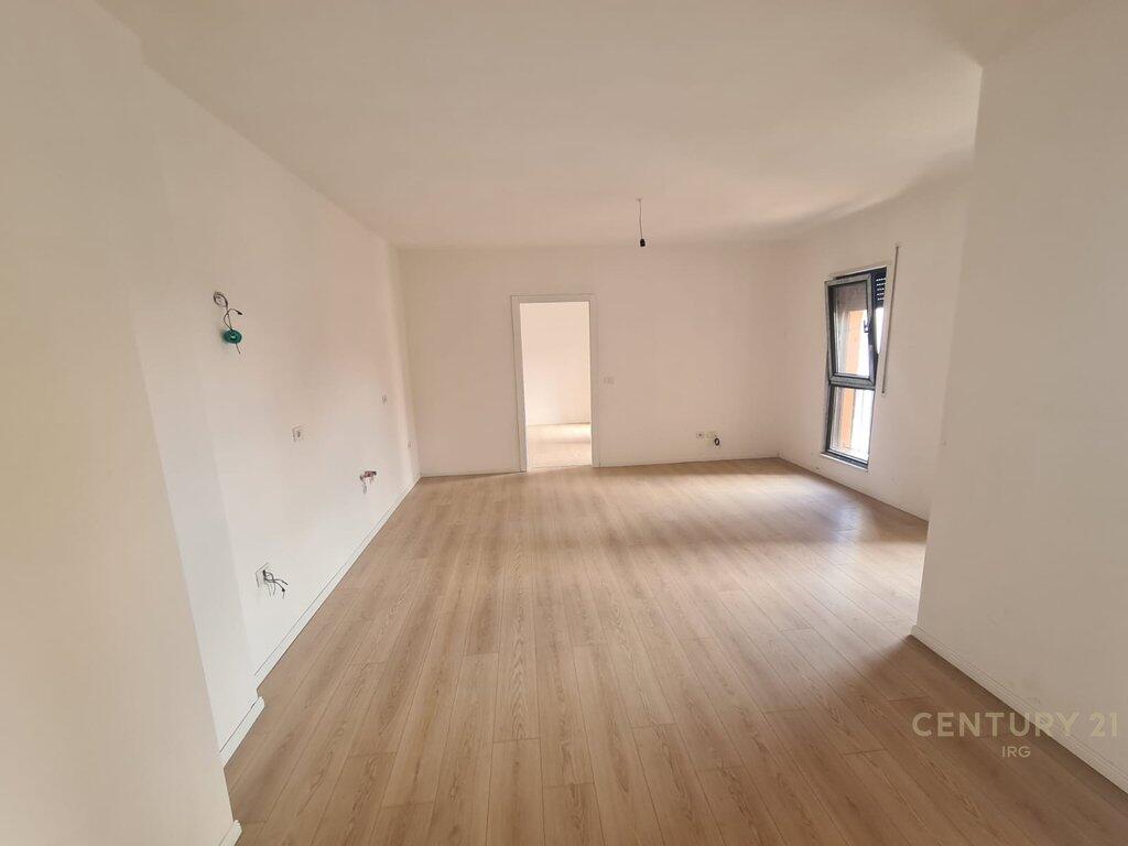 Apartment 2+1 for sale near the Red School!