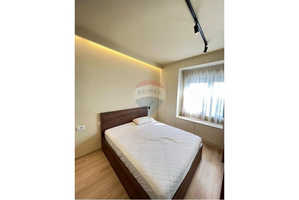 Super apartament 1+1 me post parkimi