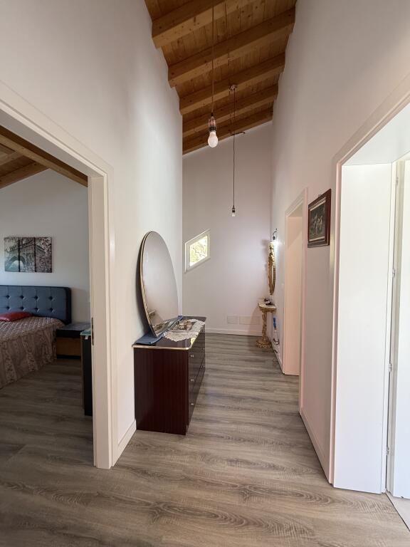 Villa privata in vendita a Linz tra il parco di Dajti