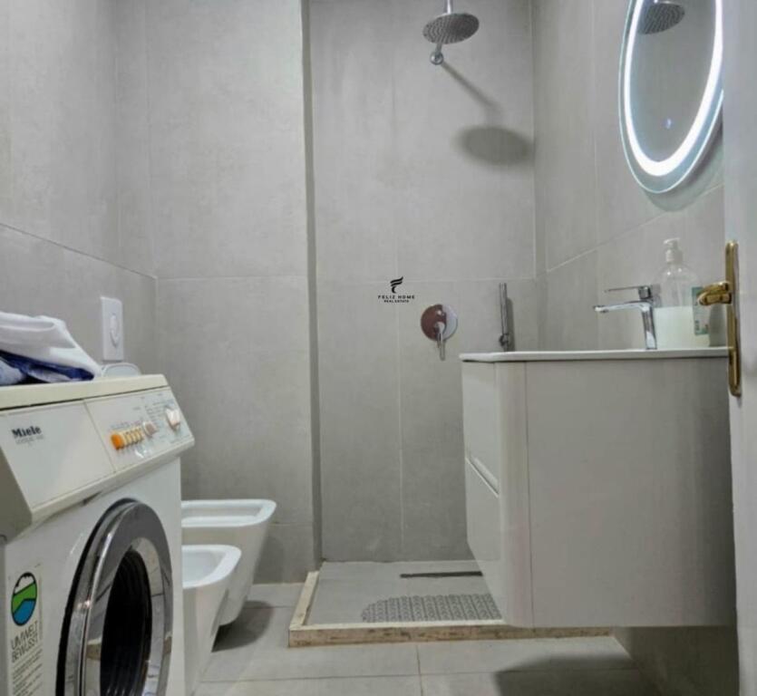 APPARTAMENTO IN AFFITTO 2+1 COMUNE DI PARIGI 800 EURO