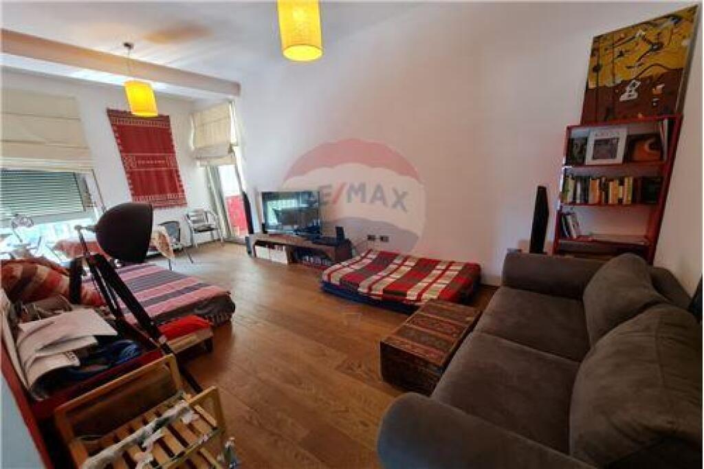 Apartament 4+1 per qira ne Bllok, tek Garda!