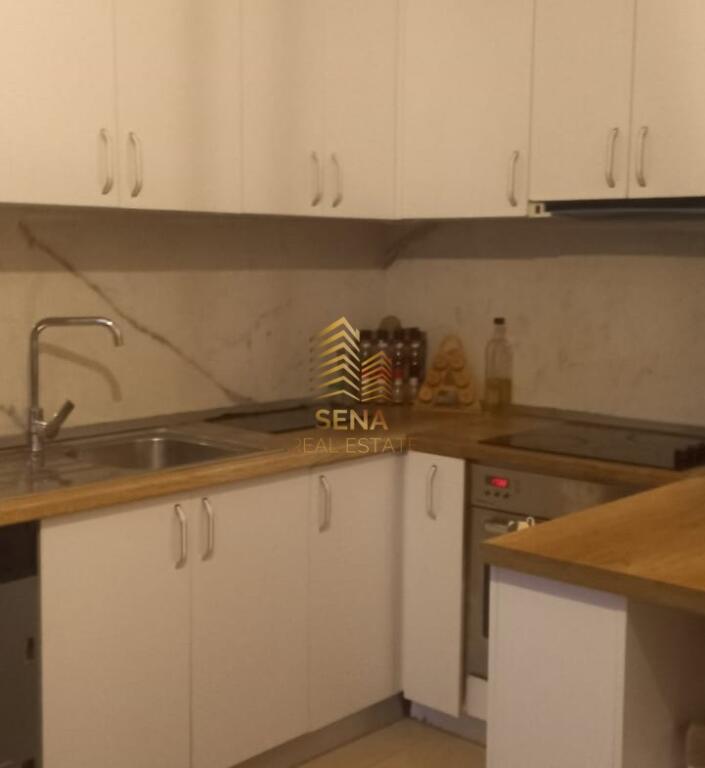 Affitto, Appartamento 1+1+blk, Kinostudio, 300 Euro/mese