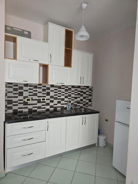 SHITET APARTAMENT 1+1 RROTA E KUQE, PLAZH, DURRES