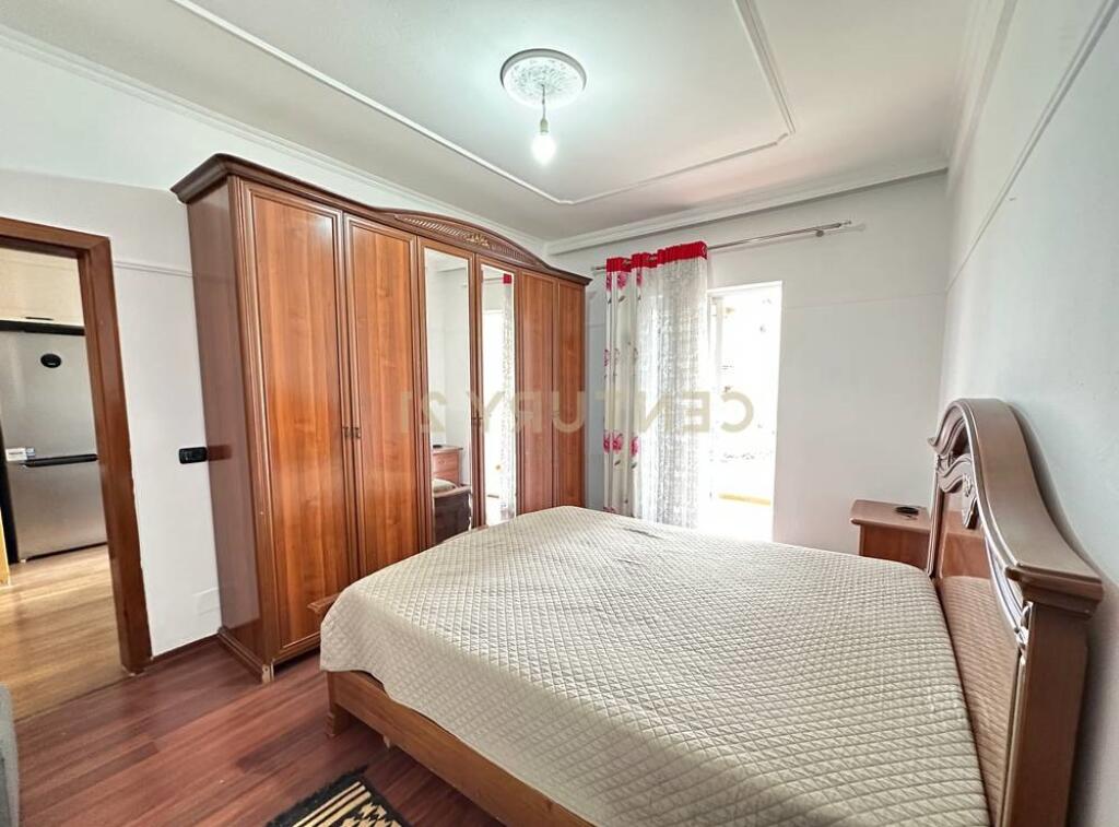 Apartament me qira 2+1, tek 5 Maji