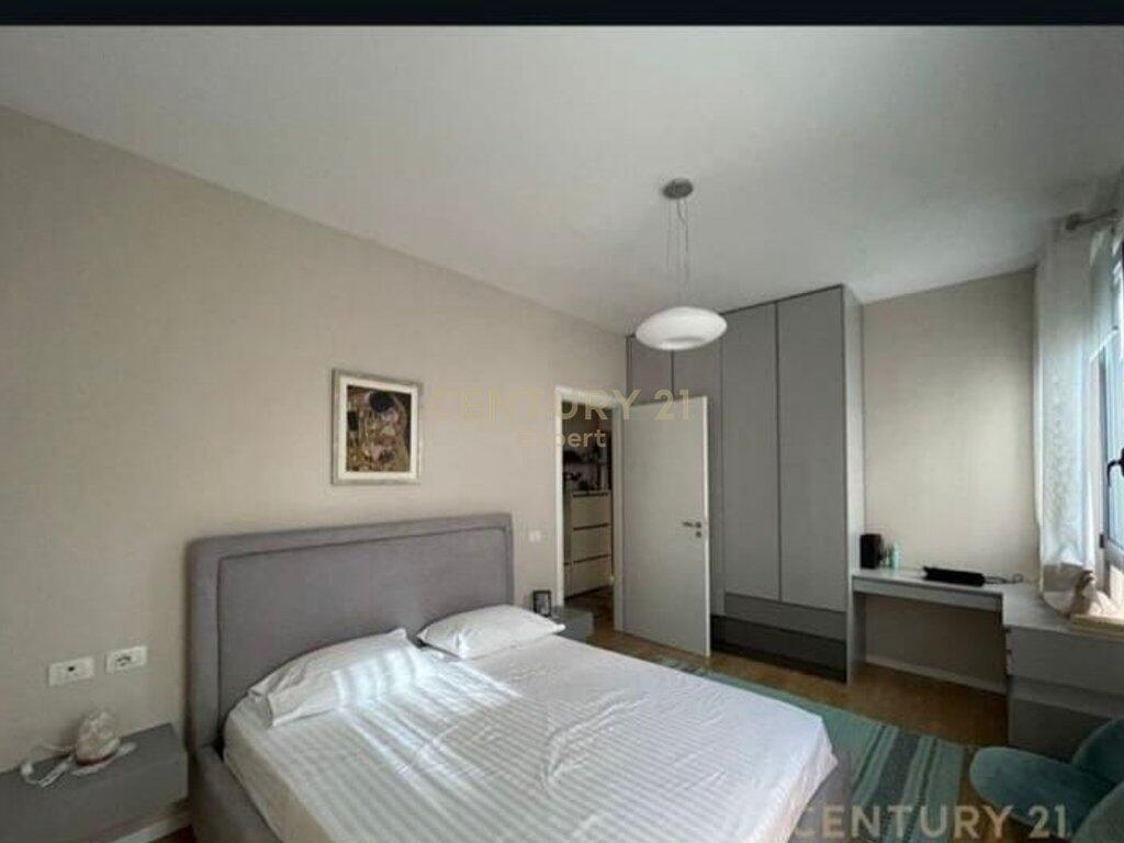1+1 modern me qira pranë Kopshtit Botanik!