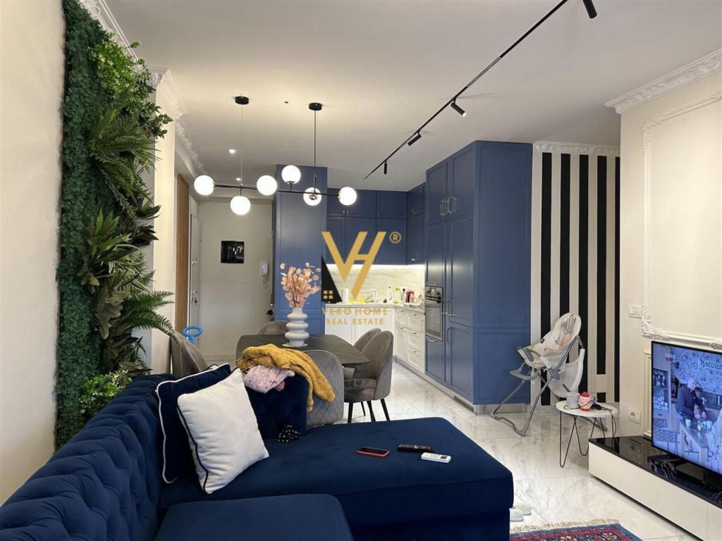 VENDESI APPARTAMENTO 1+1+BLK ALLA KOMUNA DI PARIGI 237.000 EURO