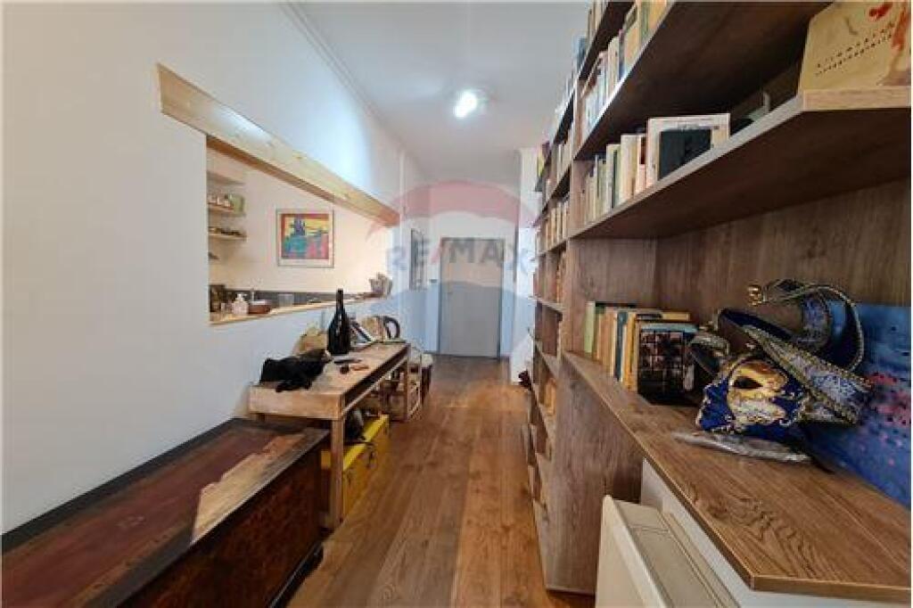 Apartament 4+1 per qira ne Bllok, tek Garda!