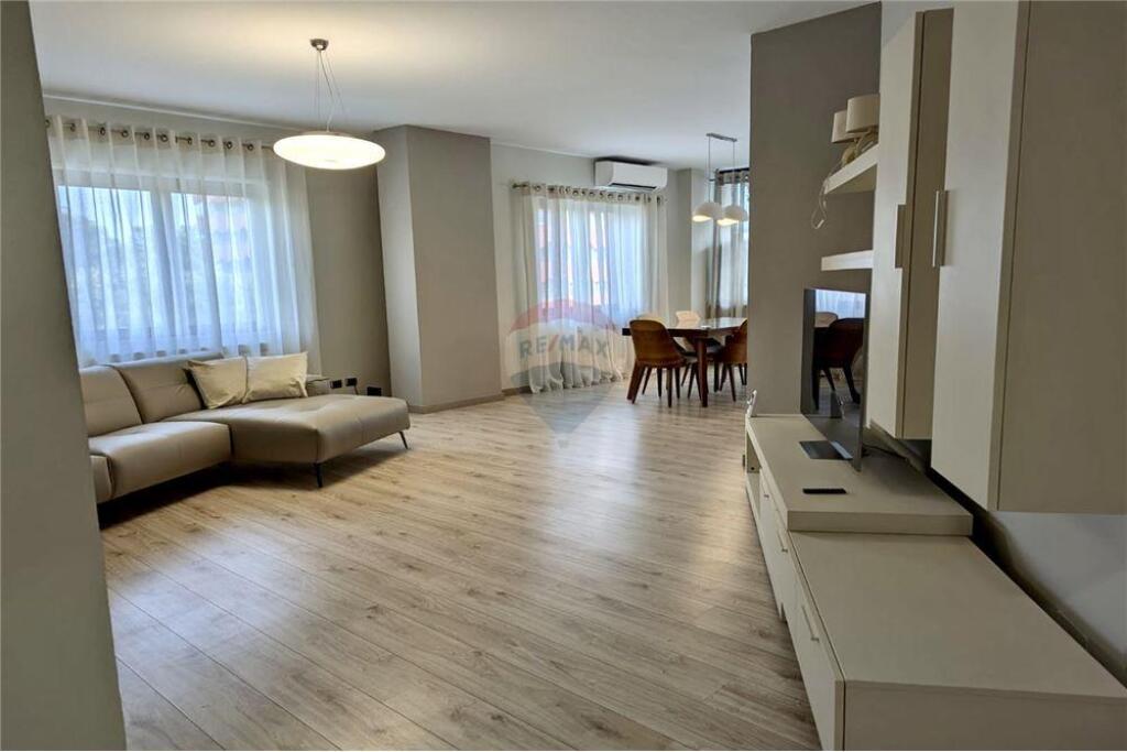 APARTAMENT 3+1+3 TUALETE ME QIRA PRAN NOBIS