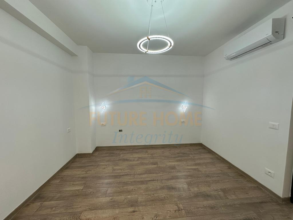 Shitet, Apartament 2+1, Rruga e Elbasanit, Tiranë.