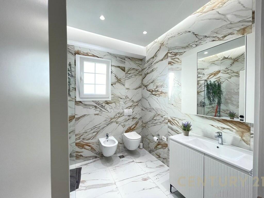 Apartament Modern 2+1 me Qira në Rrugën e Durrësit