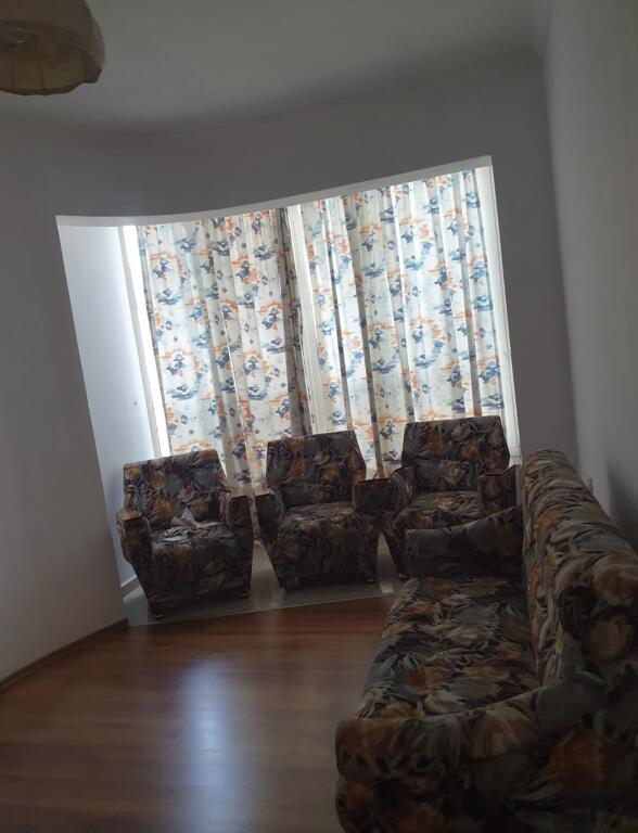 Apartament me Qera 3+2+1