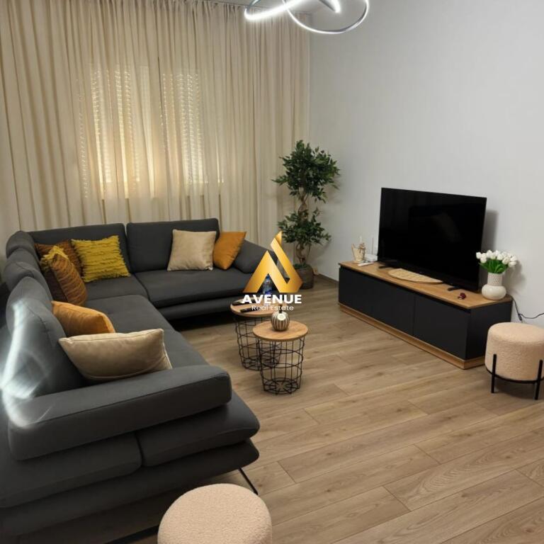 APPARTAMENTO DI LUSSO IN AFFITTO – VIA DURRËSIT, VICINO AL CAFFÈ FLORËS, TIRANA