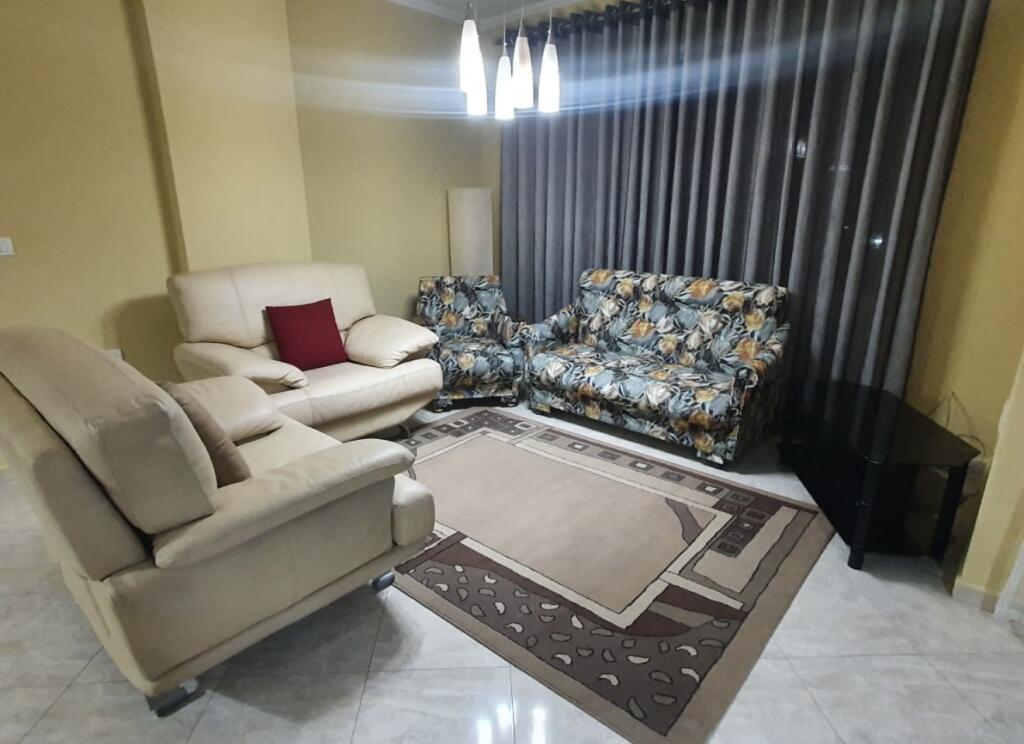 Apartament me Qera 3+2+1