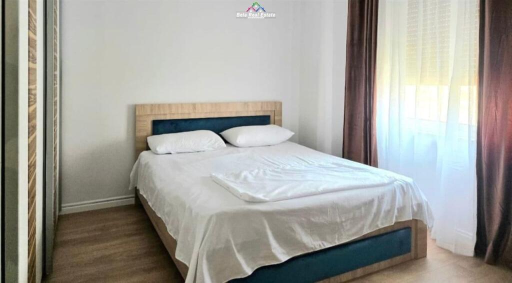Apartament me qera 2+1+2 tek Komuna E Parisit (ID B2201525) Tirane