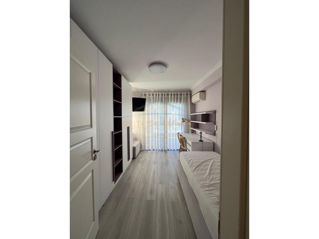 Rent, Apartment 2+1+ Parking Space, Blloku, Tirana.