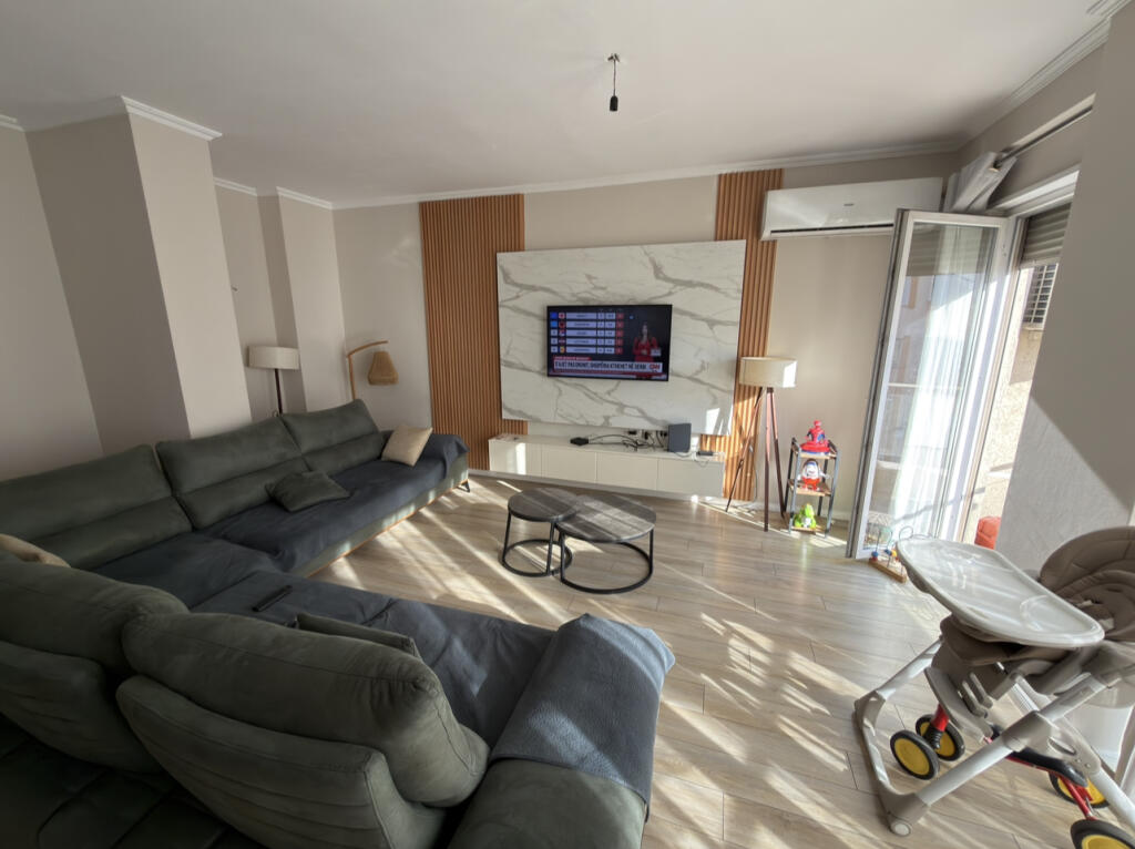 📣 VENDESI SUPER Appartamento 3+1 Con Veranda 📍 Laprake ✨