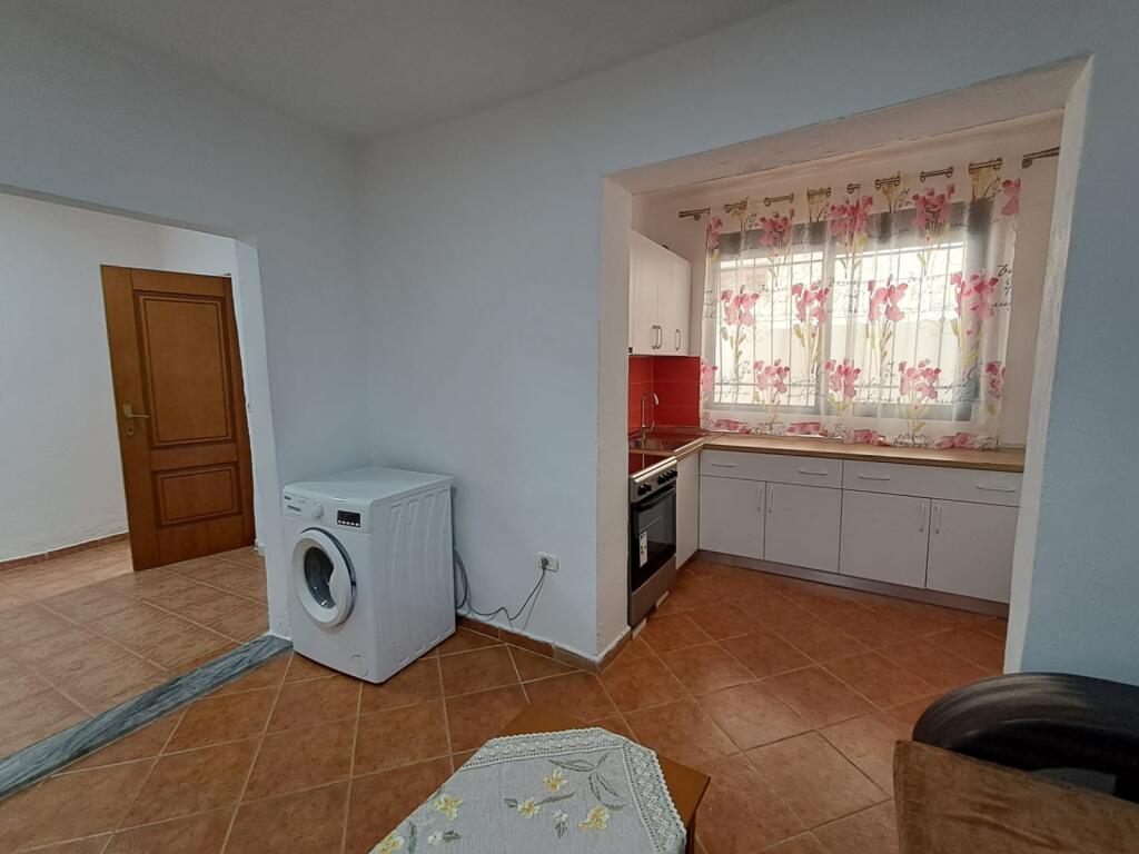 FOR RENT – FIRST FLOOR OF A VILLA 1+1 📍 Neighborhood no.10 (New Neighborhood) – Durrës