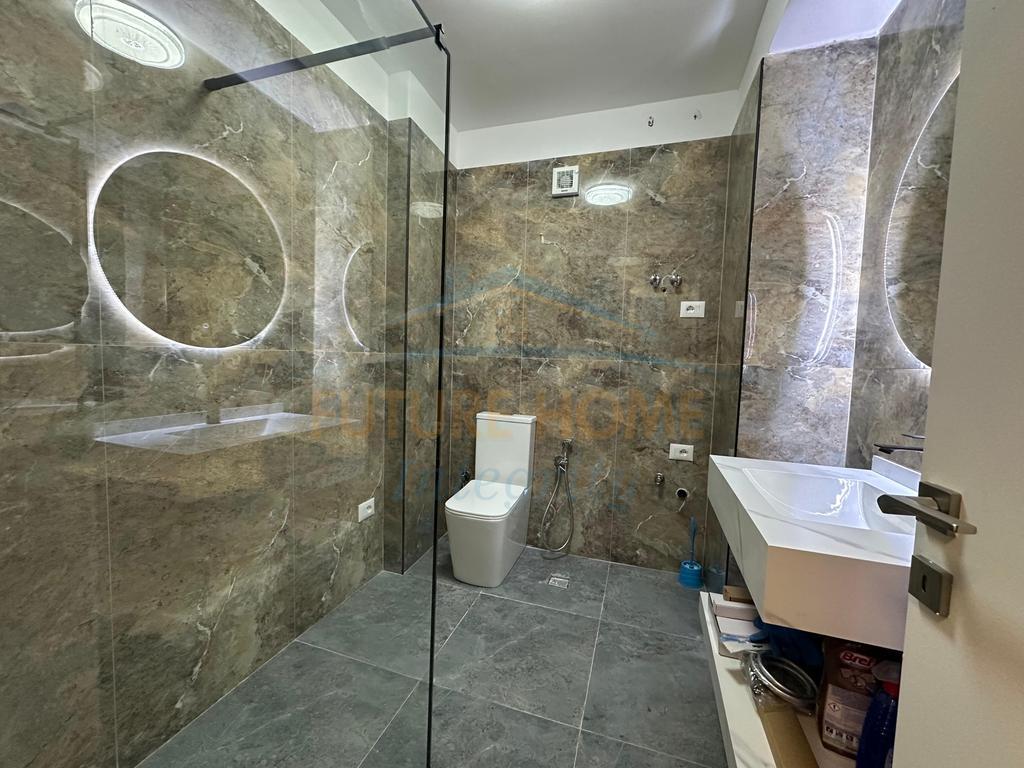 Shitet, Apartament 2+1, Rruga e Elbasanit, Tiranë.