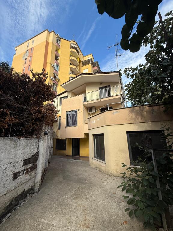 🏡 Jepet me qira vilë private te Selvia