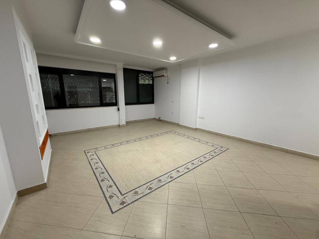 UFFICIO IN AFFITTO 170 M2 BLLOK 1400 EURO