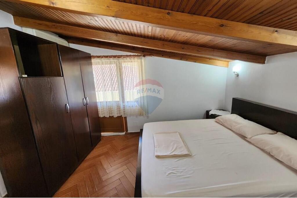 Lingue straniere, Tirana, Villa in affitto 3+1