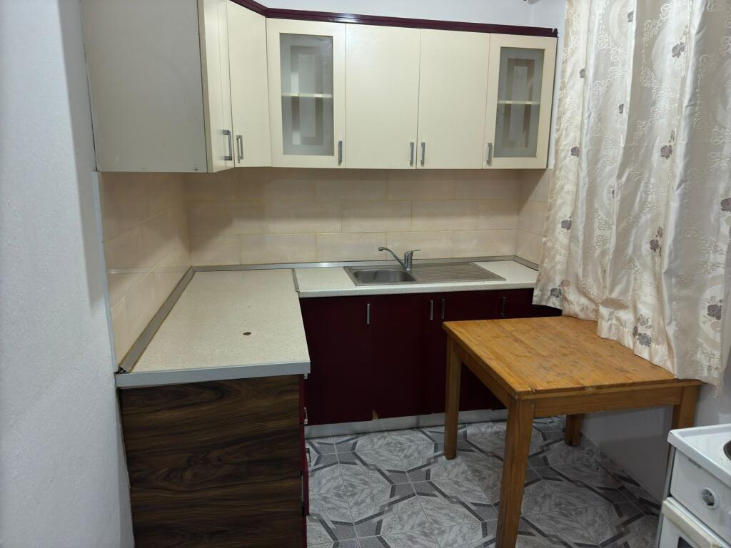Apartment 1+1 for rent 5 May 300€