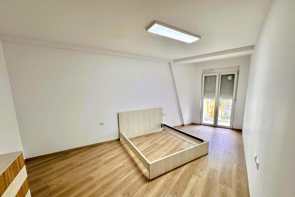 AMBIENTE UFFICIO IN AFFITTO VICINO AD AIR ALBANIA