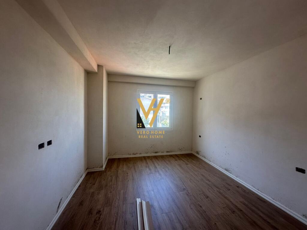 LOCALE COMMERCIALE DI 260 M2 IN AFFITTO A YZBERISHT 1.500 EURO